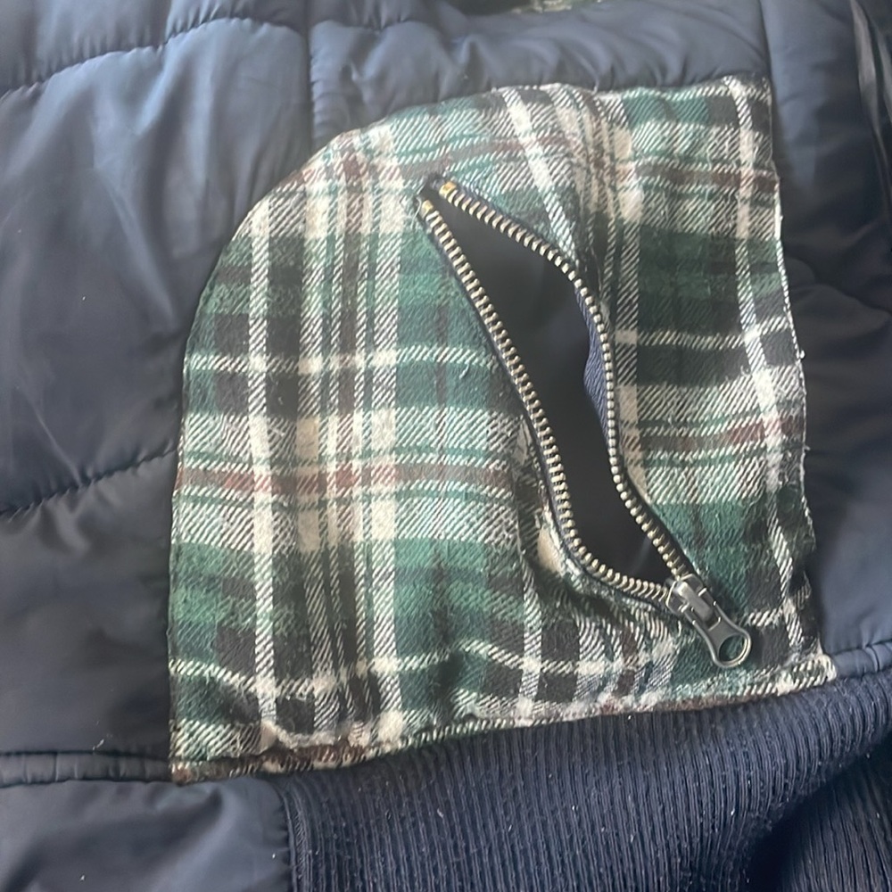 Vest - Picture 4 of 4
